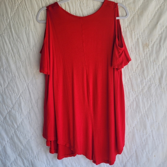 Love Nation Cold Shoulder Top in Red With Shark Bite Bottom. Size 1XL - Picture 2 of 5